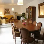 Vivienda Tradicional Con Jardin Y Patio Interior *