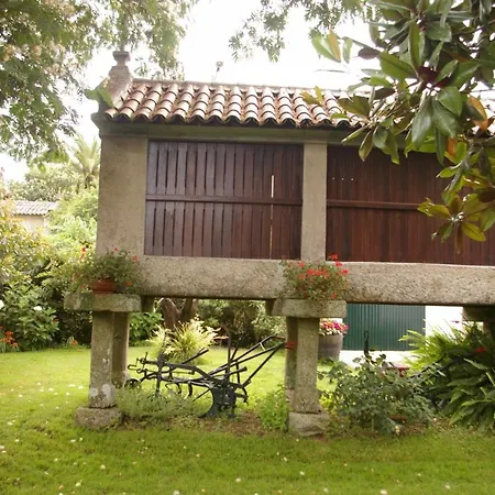 Vivienda Tradicional Con Jardin Y Patio Interior *