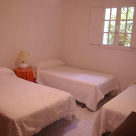 Vivienda Tradicional Con Jardin Y Patio Interior 度假居 *